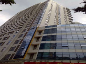 萬(wàn)藝國(guó)際精品廣場(chǎng)深度解析 商業(yè)特色、潛在不足與周邊房產(chǎn)經(jīng)紀(jì)人評(píng)價(jià)